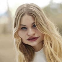 Emilie De Ravin as Claire Littleton in the TV show LOST
Done with Photoshop and an Intuos 4M by YoannLori